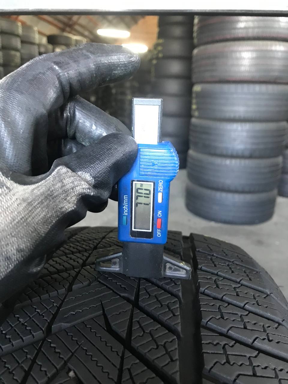 245/40 R19 Grenlander Icehawke II