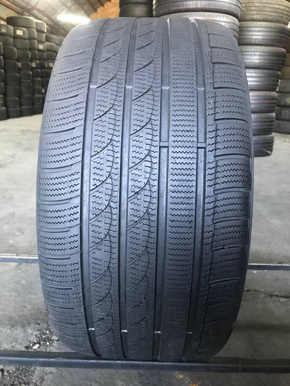 275/35 R19 Imperial Ice-Plus S210