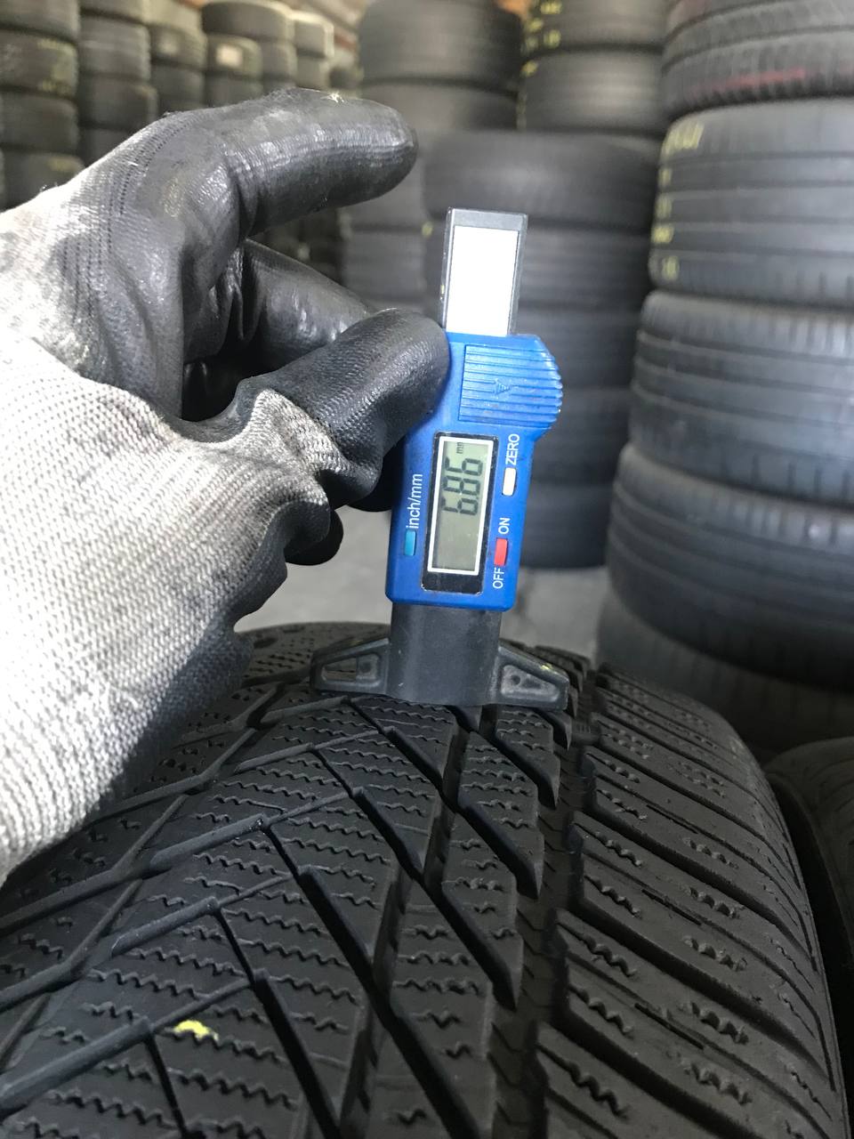 205/60 R16 Aplus A701