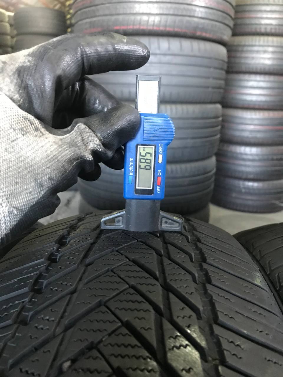 205/60 R16 Aplus A701