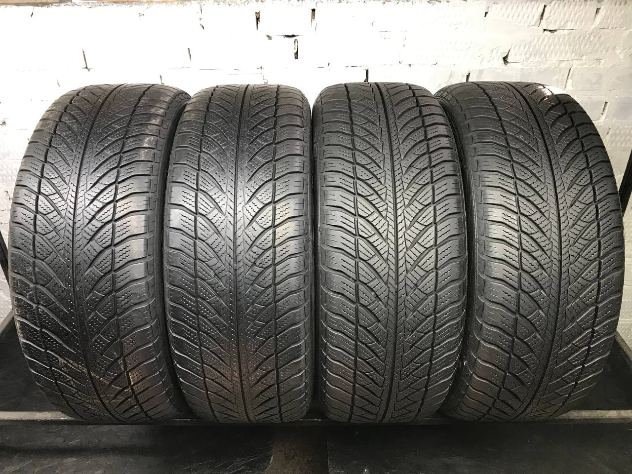 225/55 R17 Good Year Ultra Grip Performance