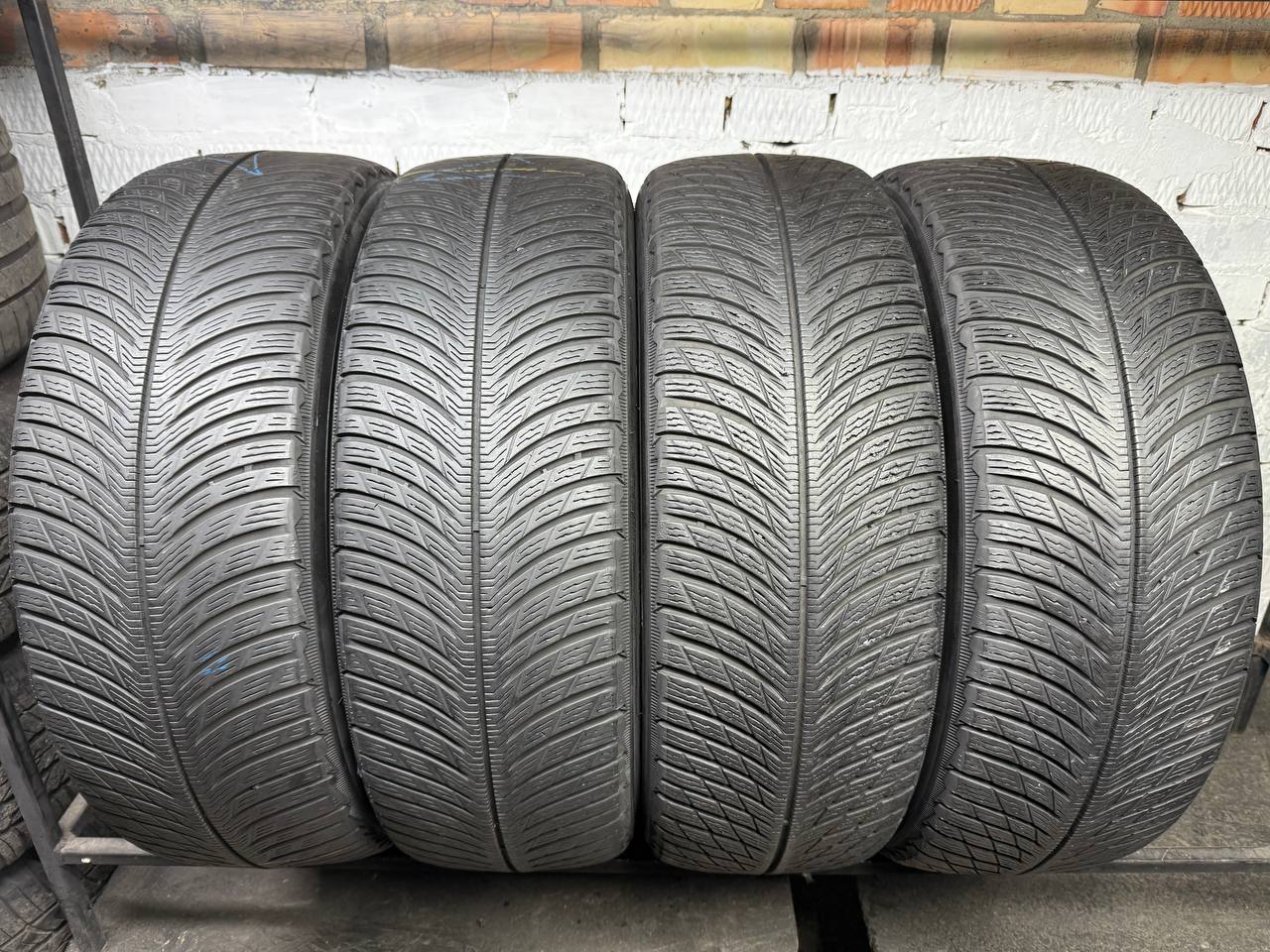235/60 R18 Michelin Pilot Alpin 5