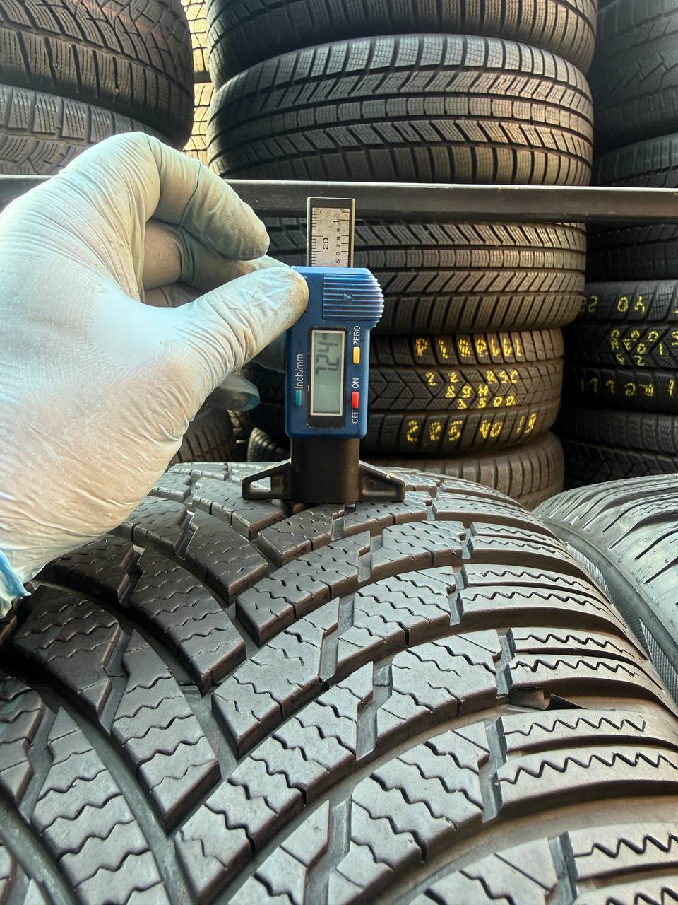 255/45 R20 Firestone WinterHawk 4
