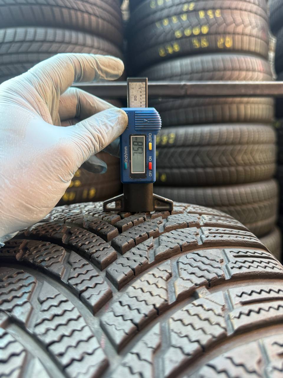 255/45 R20 Firestone WinterHawk 4