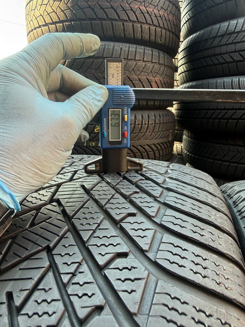 285/45 R21 Pirelli Scorpion Winter 2
