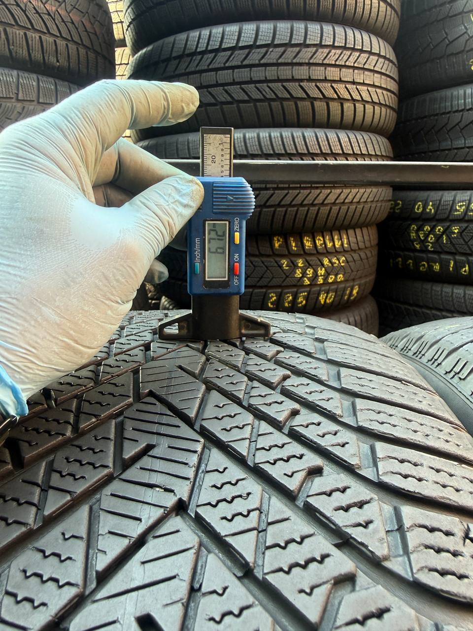 285/45 R21 Pirelli Scorpion Winter 2