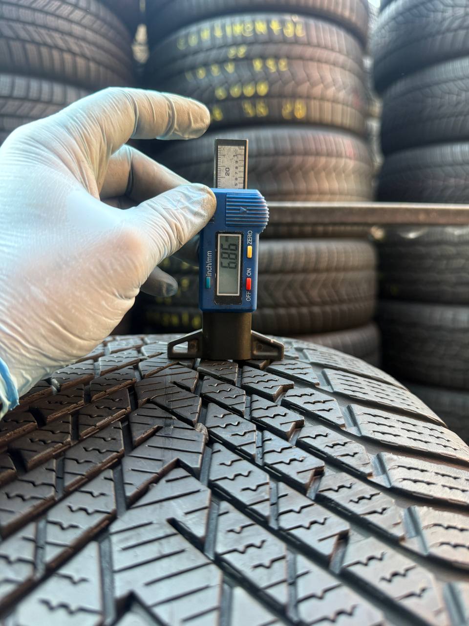 285/45 R21 Pirelli Scorpion Winter 2
