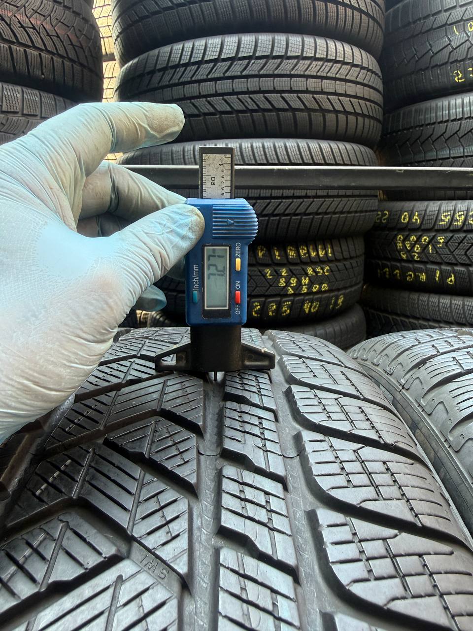 265/45 R21 Pirelli Scorpion Winter
