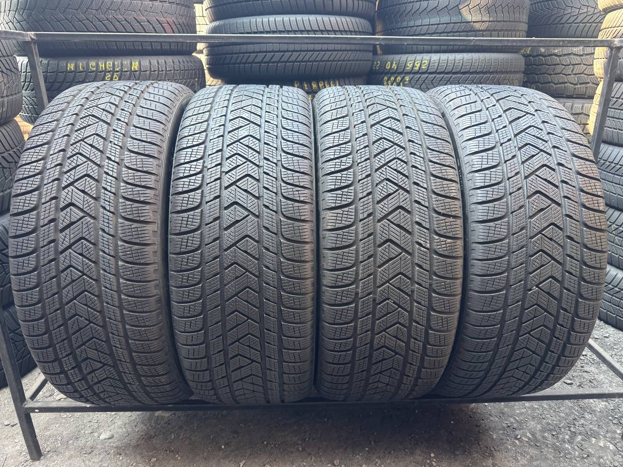 265/45 R21 Pirelli Scorpion Winter