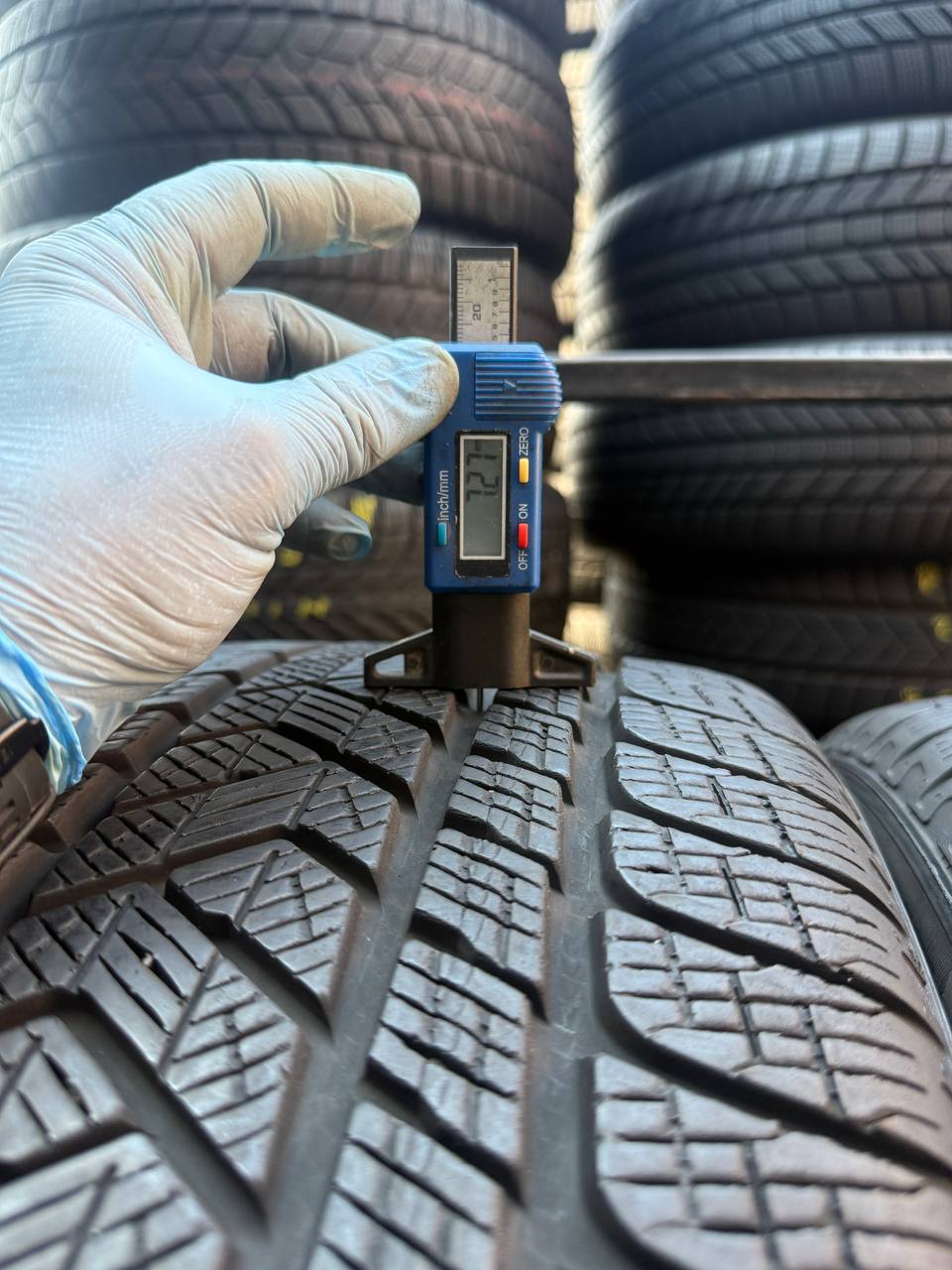 265/45 R21 Pirelli Scorpion Winter