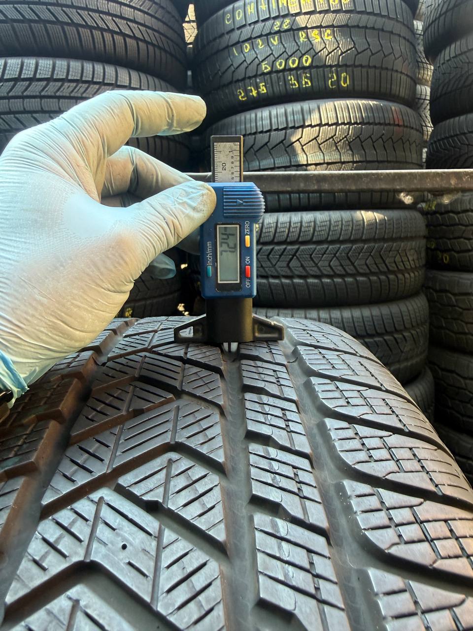 265/45 R21 Pirelli Scorpion Winter