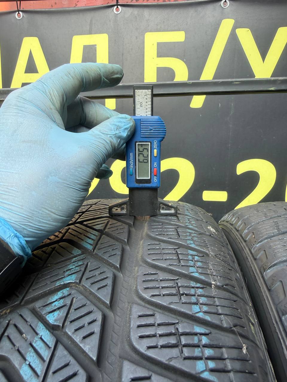 235/55 R19 Pirelli Scorpion Winter