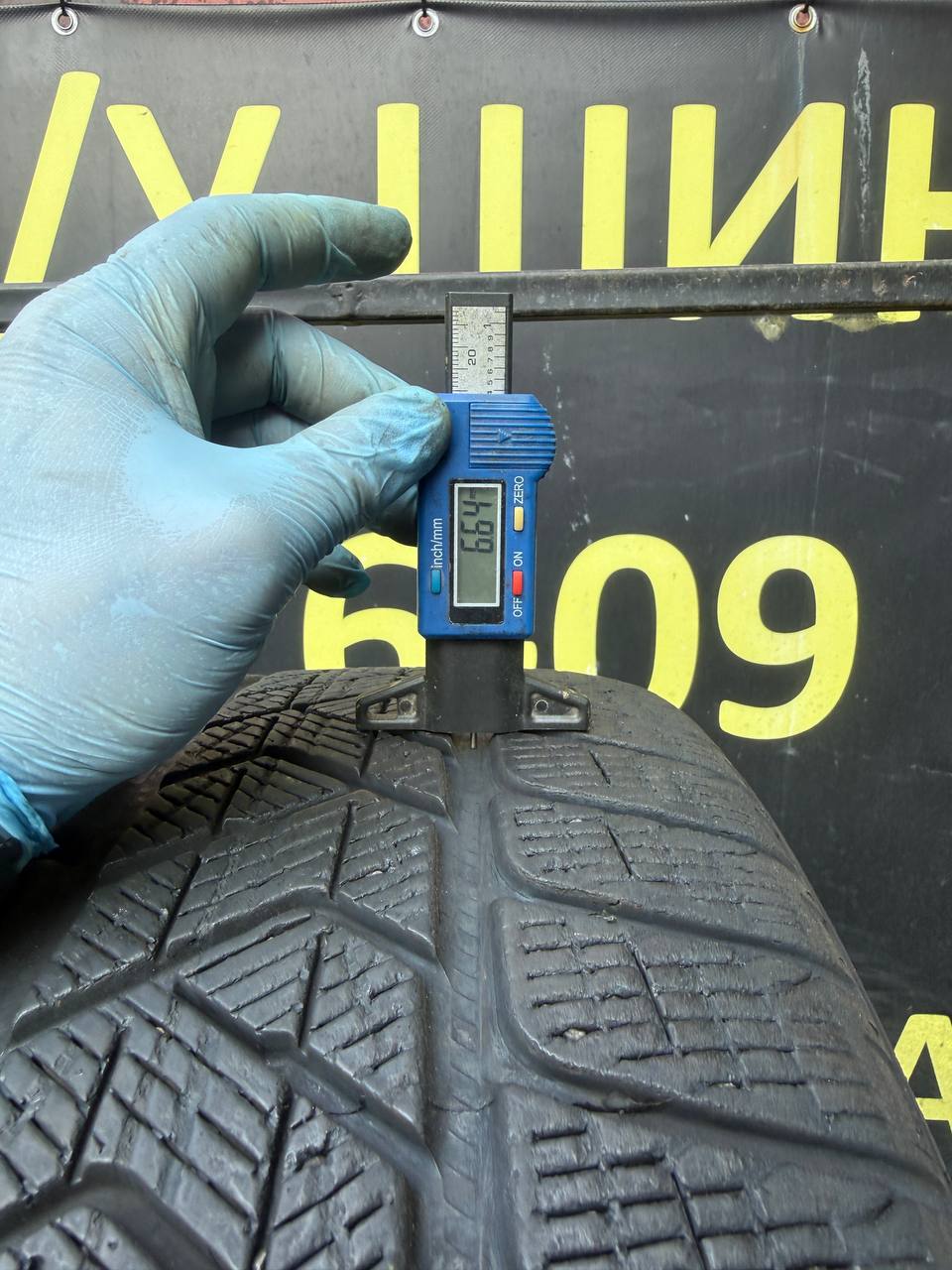 235/55 R19 Pirelli Scorpion Winter