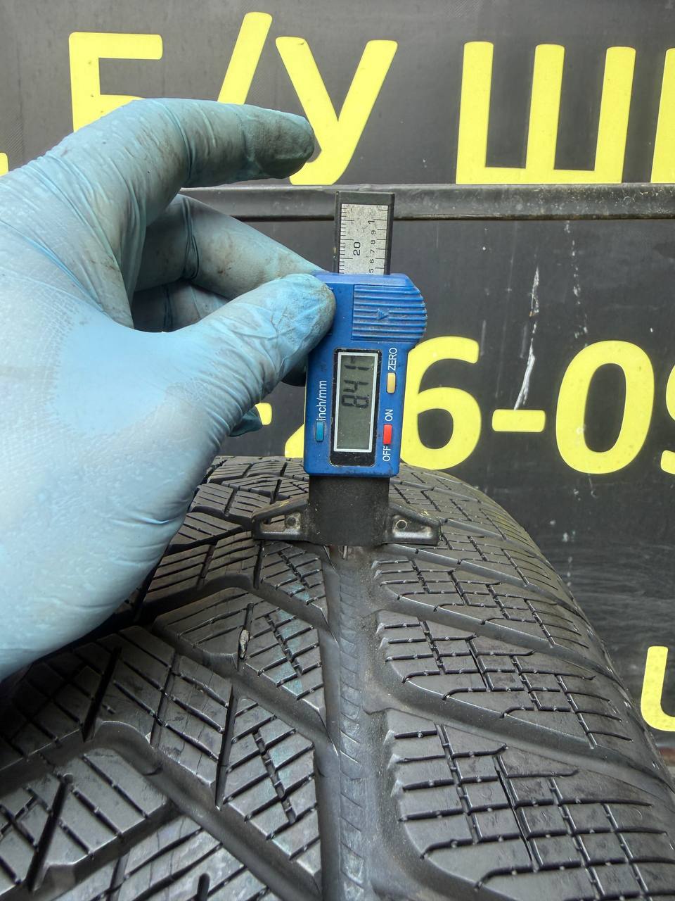 255/40 R22 Pirelli Scorpion Winter