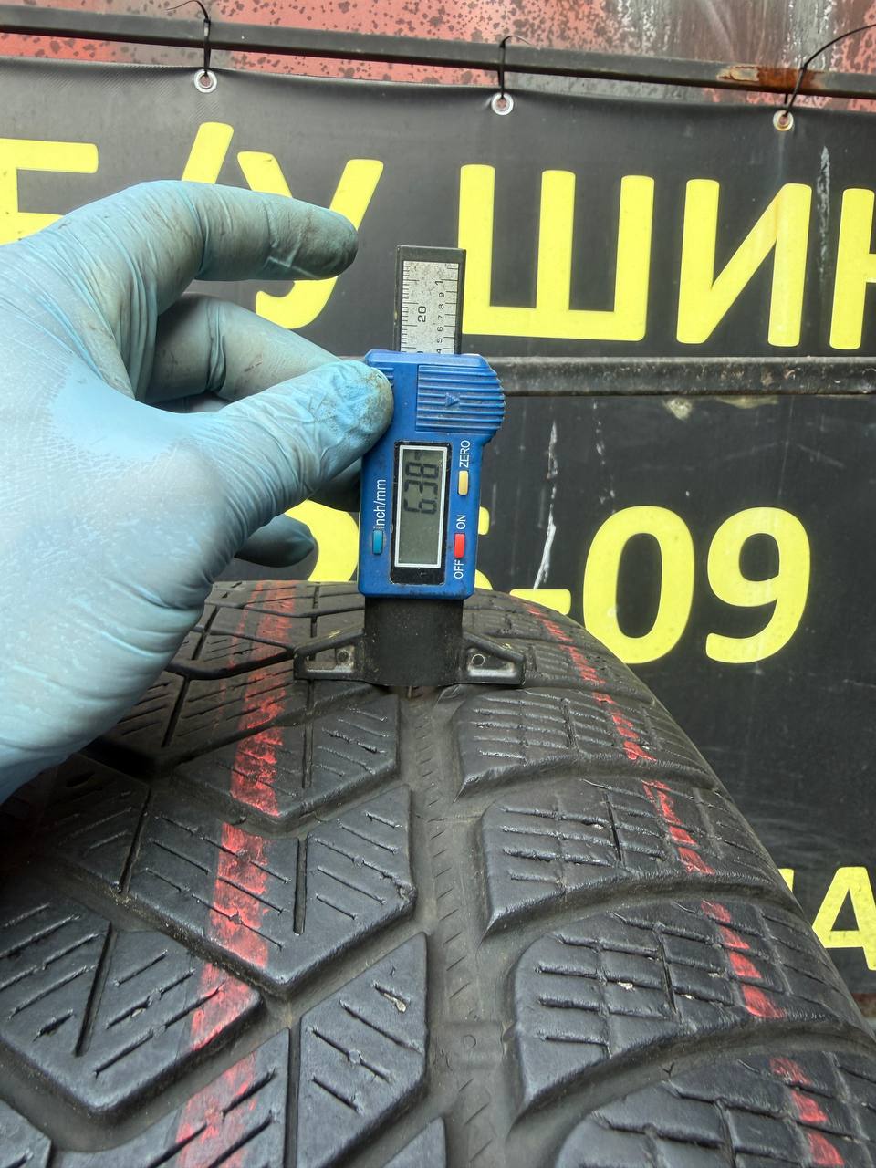 275/50 R21 Pirelli Scorpion Winter