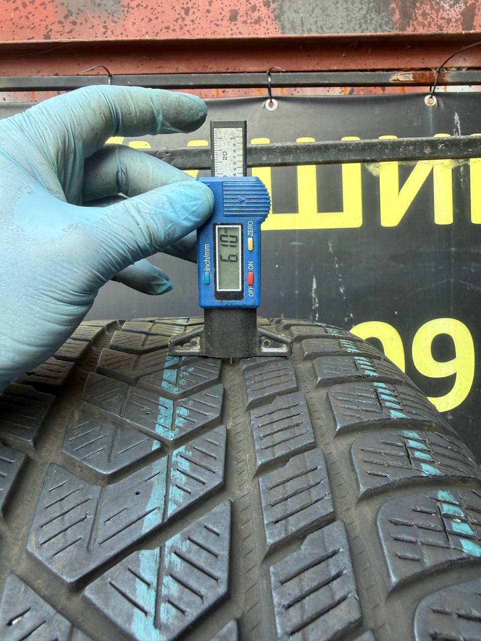 285/45 R20 Pirelli Scorpion Winter