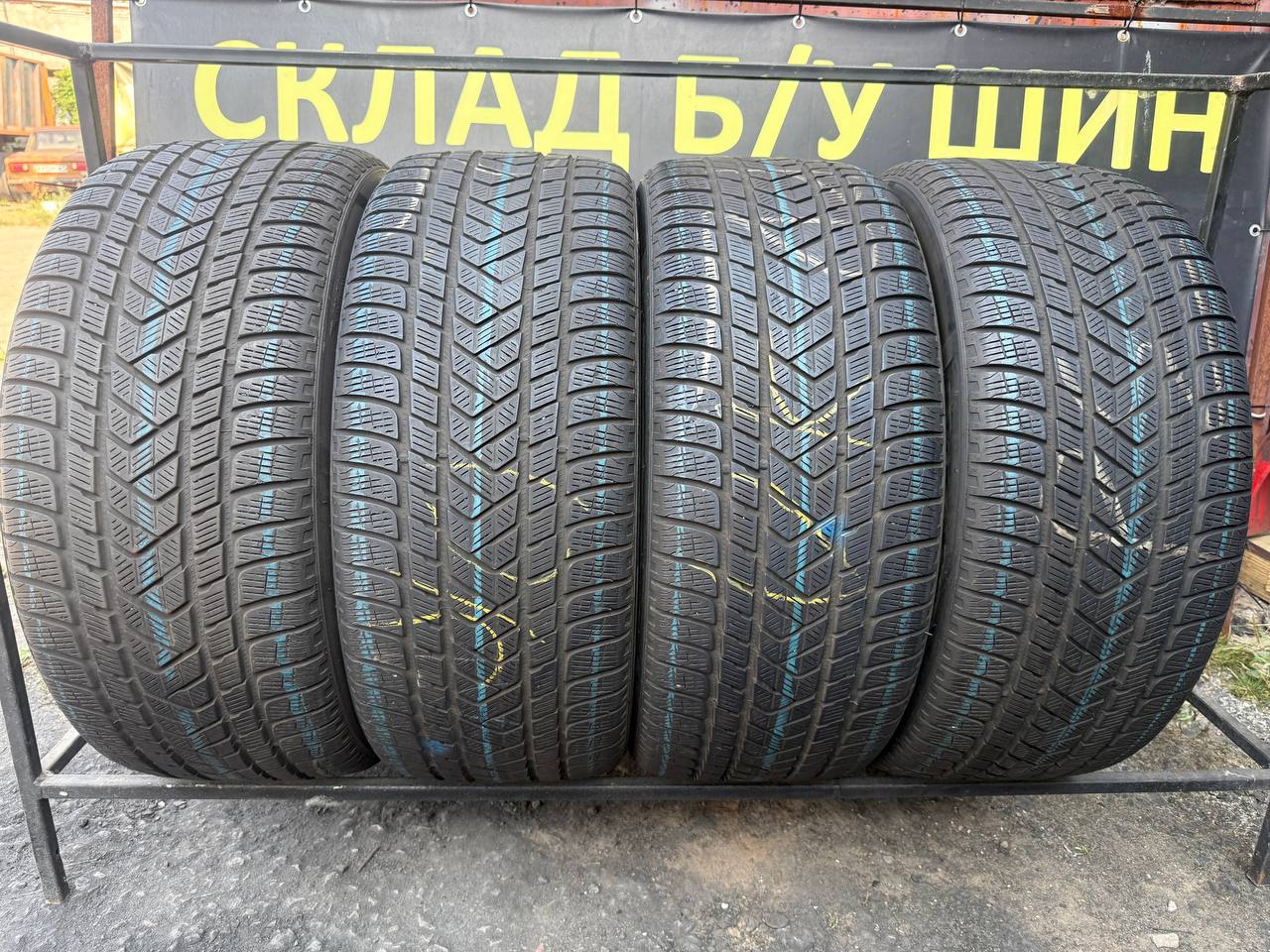 285/45 R20 Pirelli Scorpion Winter