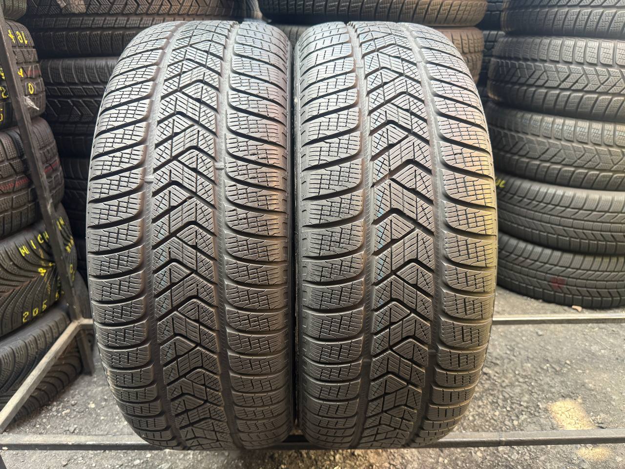 235/50 R20 Pirelli Scorpion Winter