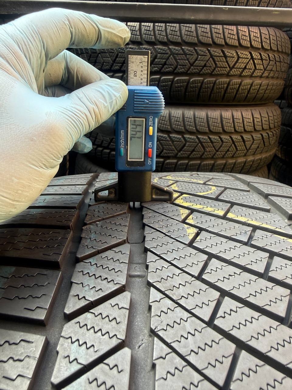 285/35 R20 Continental ContiWinterContact TS 830P