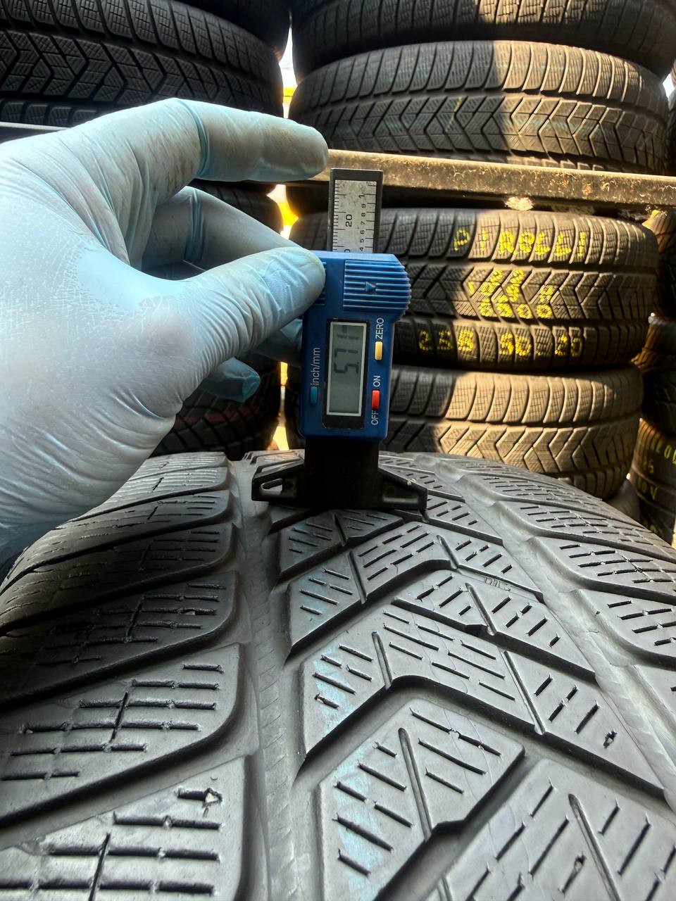 255/45 R20 Pirelli Scorpion Winter