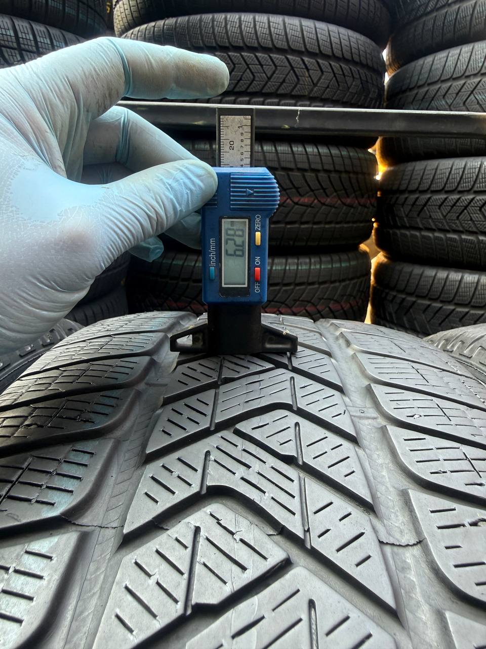 255/45 R20 Pirelli Scorpion Winter