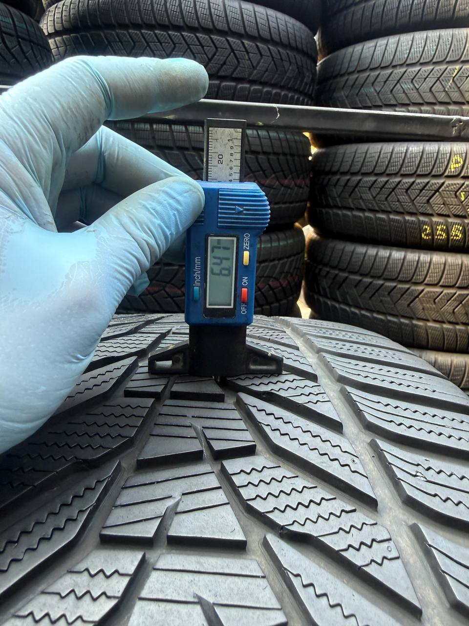 305/35 R21 Hankook Winter I*Cept Evo 3 X