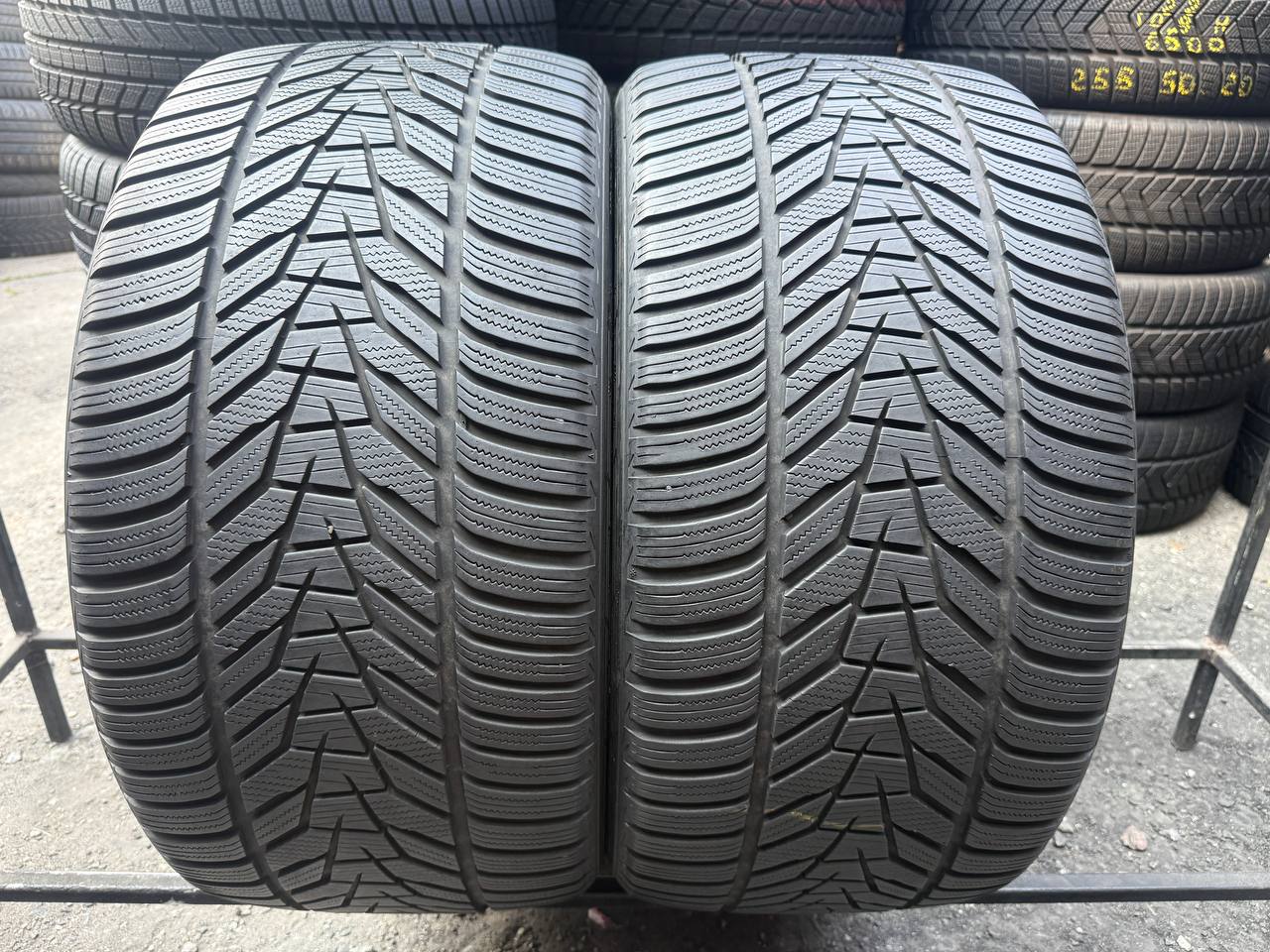 305/35 R21 Hankook Winter I*Cept Evo 3 X