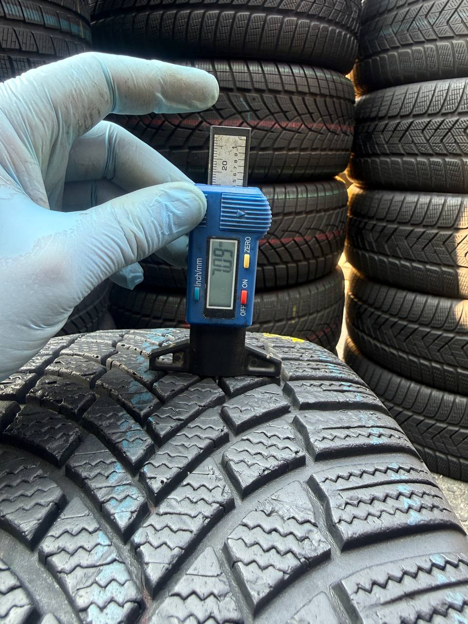 225/45 R18 Bridgestone Blizzak LM005