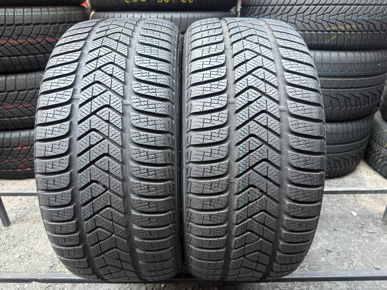 255/35 R19 Pirelli Winter SottoZero 3