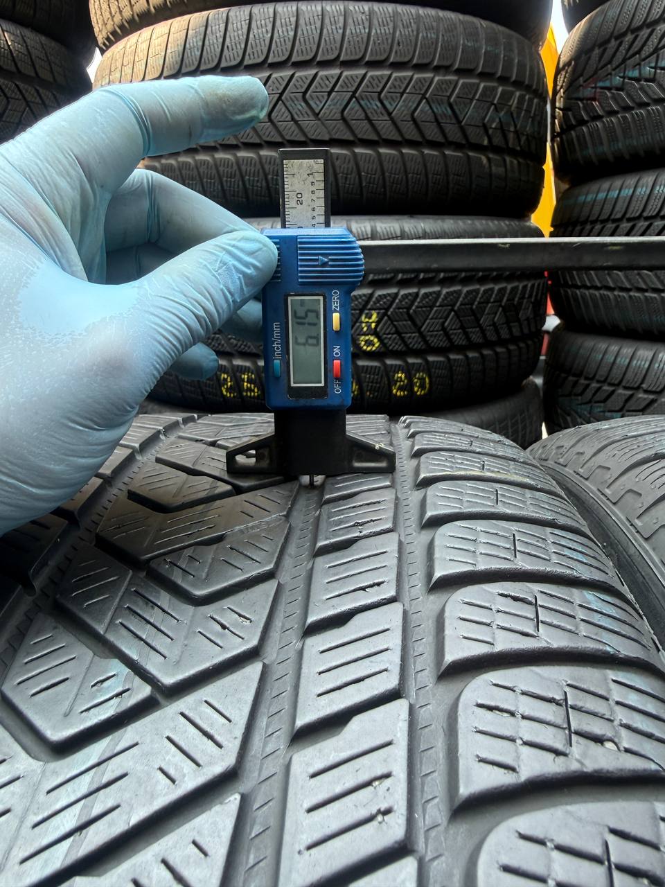 285/45 R22 Pirelli Scorpion Winter