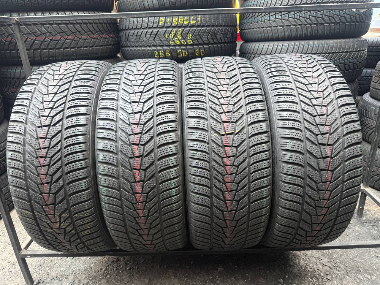 245/45 R20 Hankook Winter I*Cept Evo 3