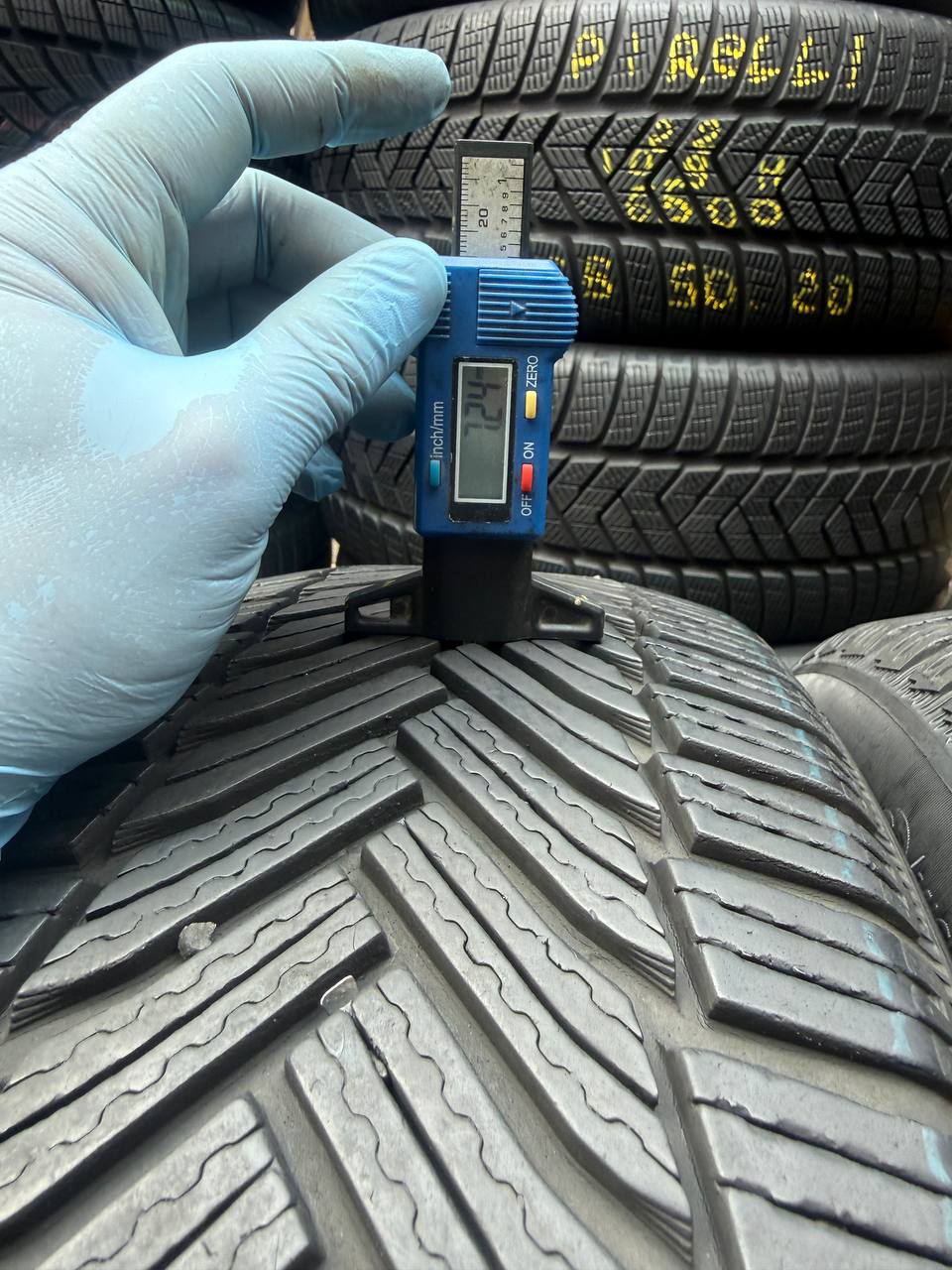 205/60 R16 Michelin Alpin 6