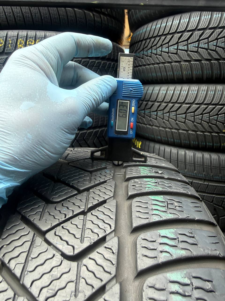 235/40 R19 Pirelli Winter SottoZero 3