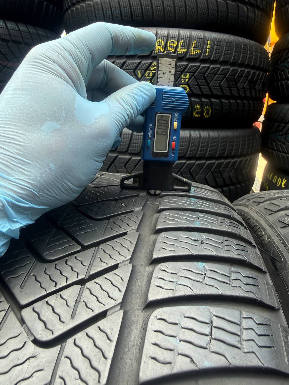 235/40 R19 Pirelli Winter SottoZero 3