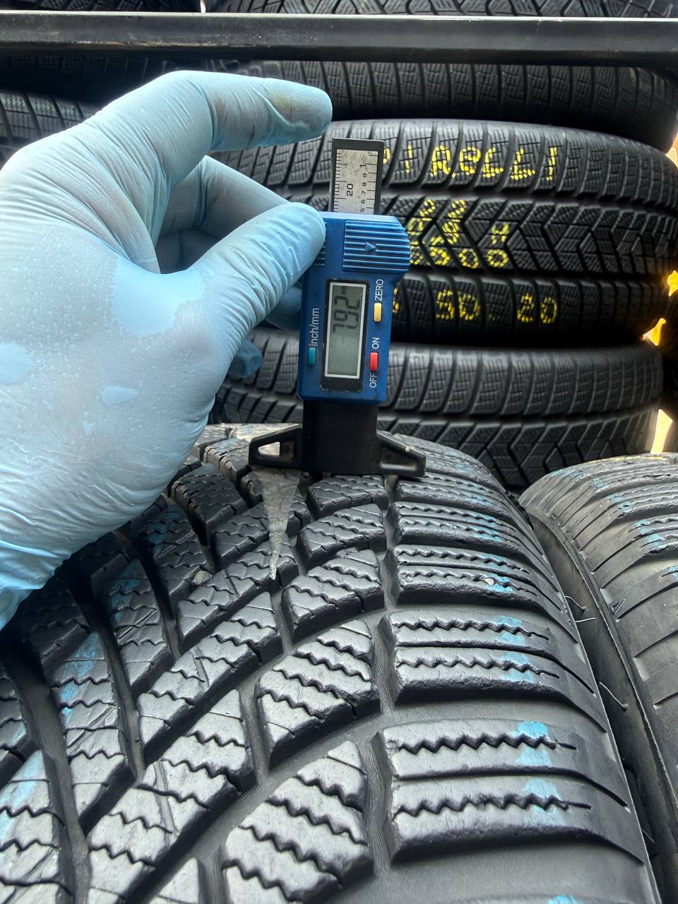 215/60 R17 Bridgestone Blizzak LM005