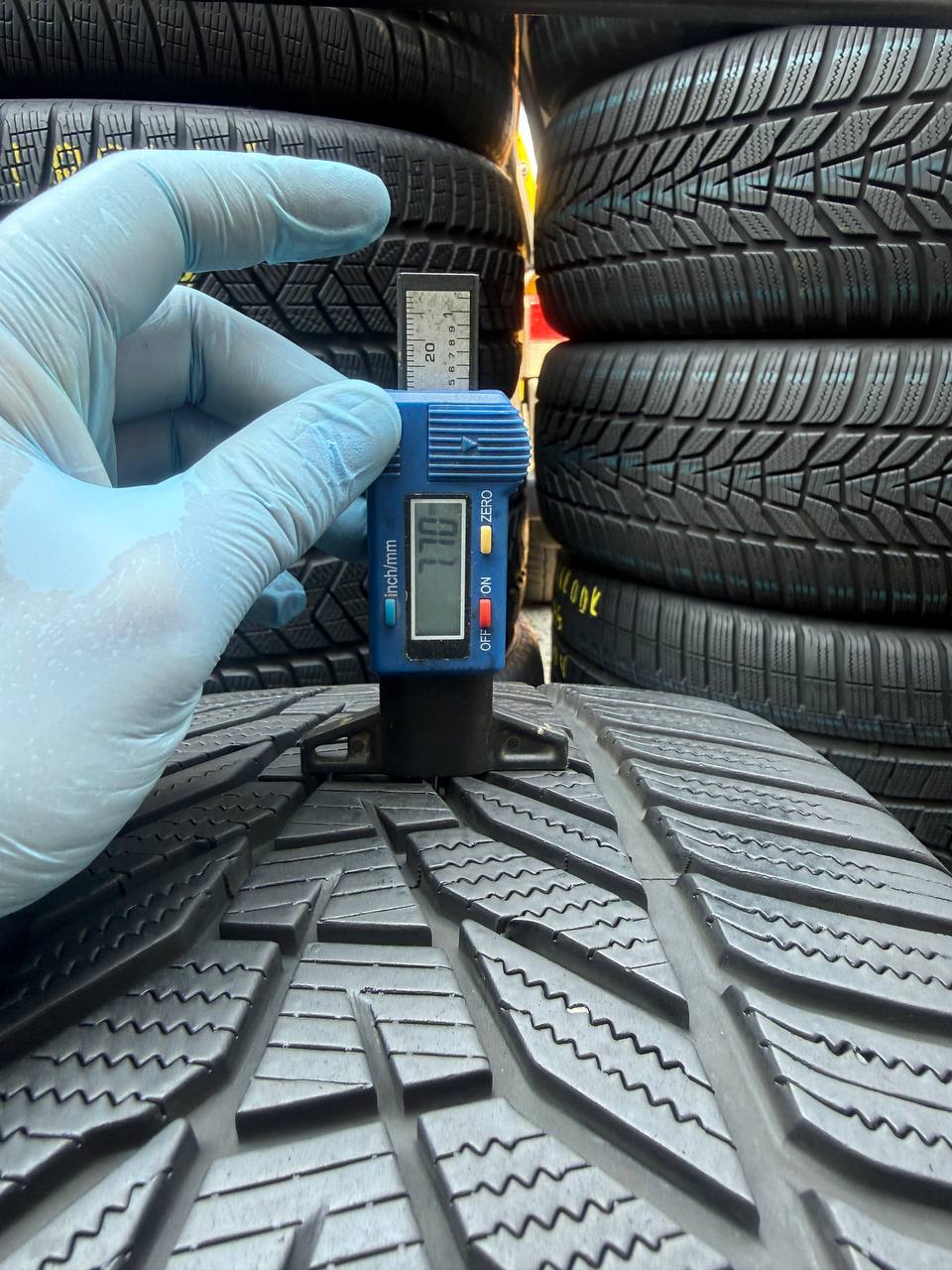 275/35 R19 Hankook Winter I*Cept Evo 3