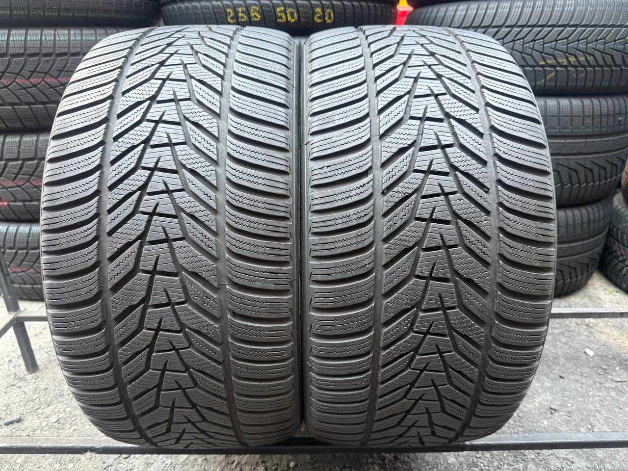 275/35 R19 Hankook Winter I*Cept Evo 3