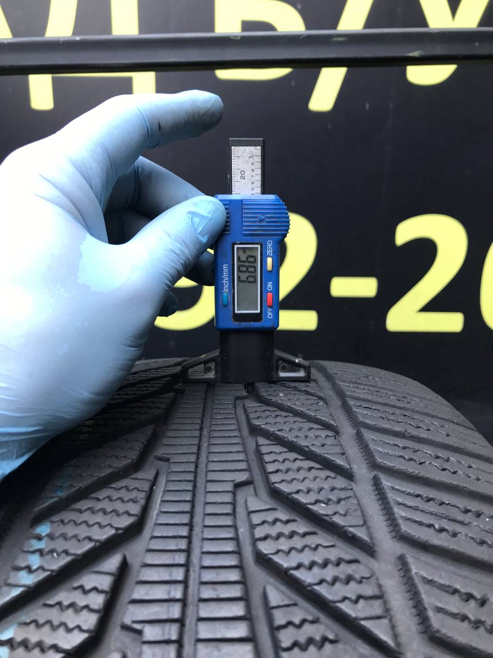 255/35 R21 Hankook Winter i*cept iON X