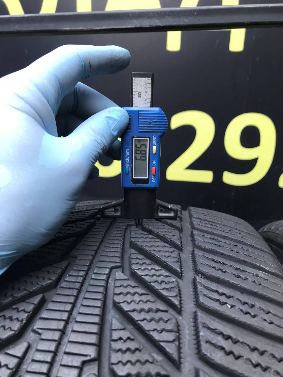 255/35 R21 Hankook Winter i*cept iON X