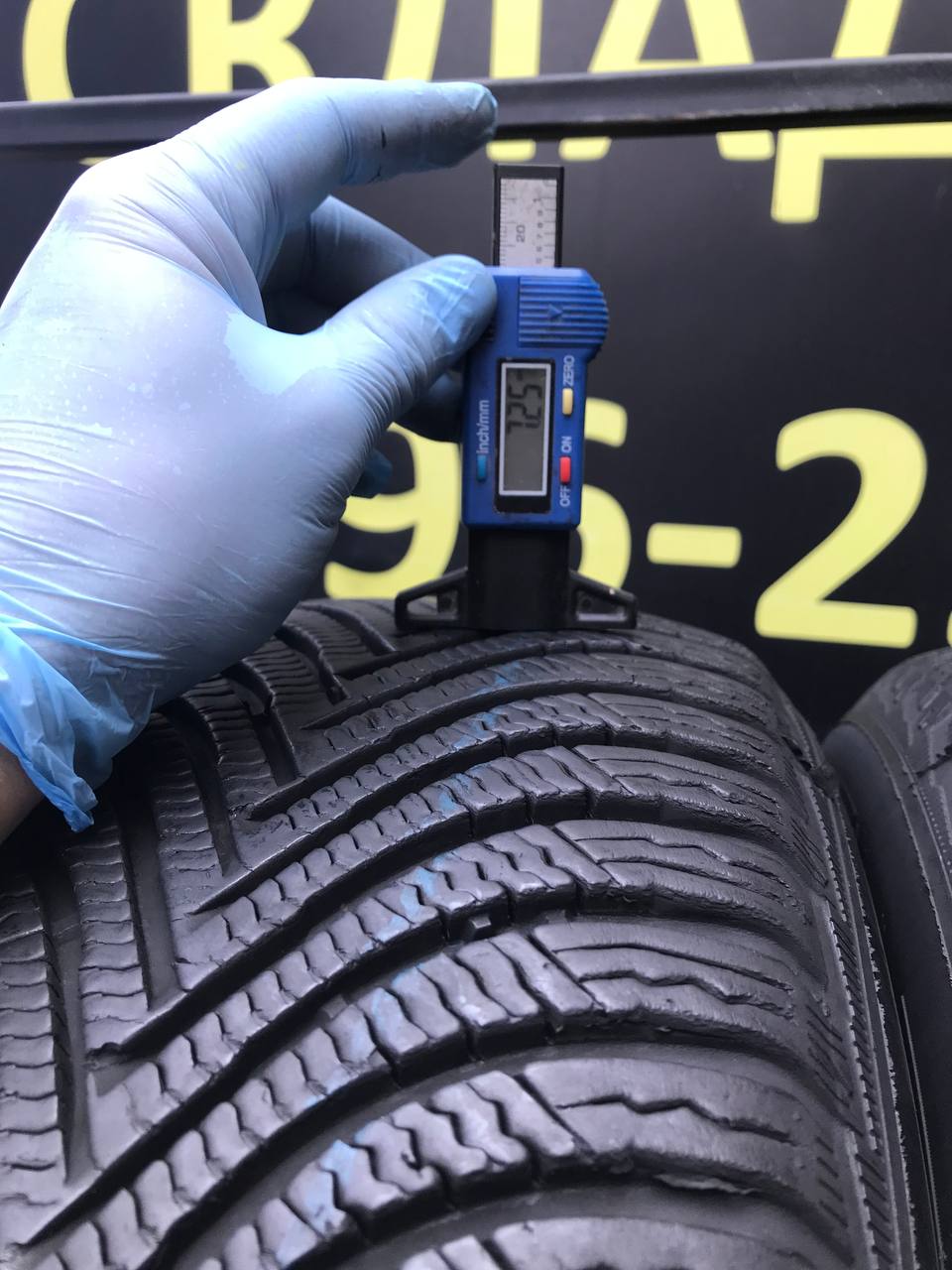 215/65 R17 Michelin Alpin 5