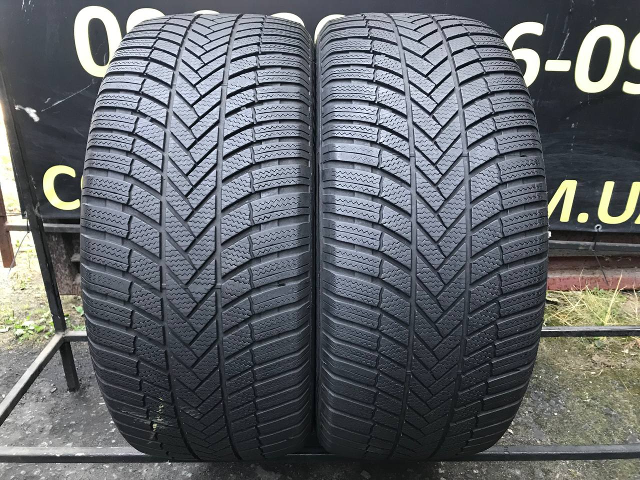 285/45 R20 Bridgestone Blizzak LM005