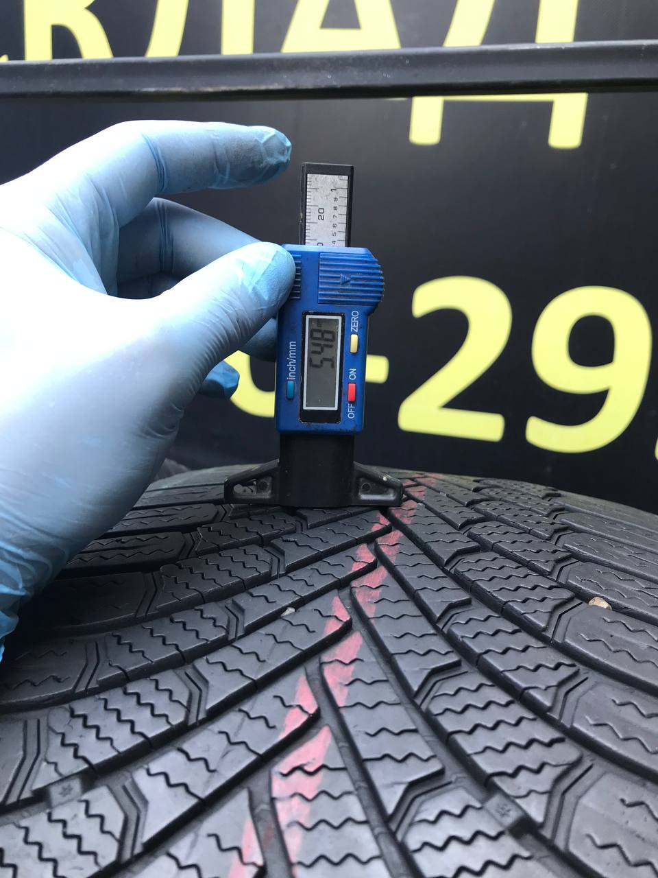 255/45 R19 Bridgestone Blizzak 6