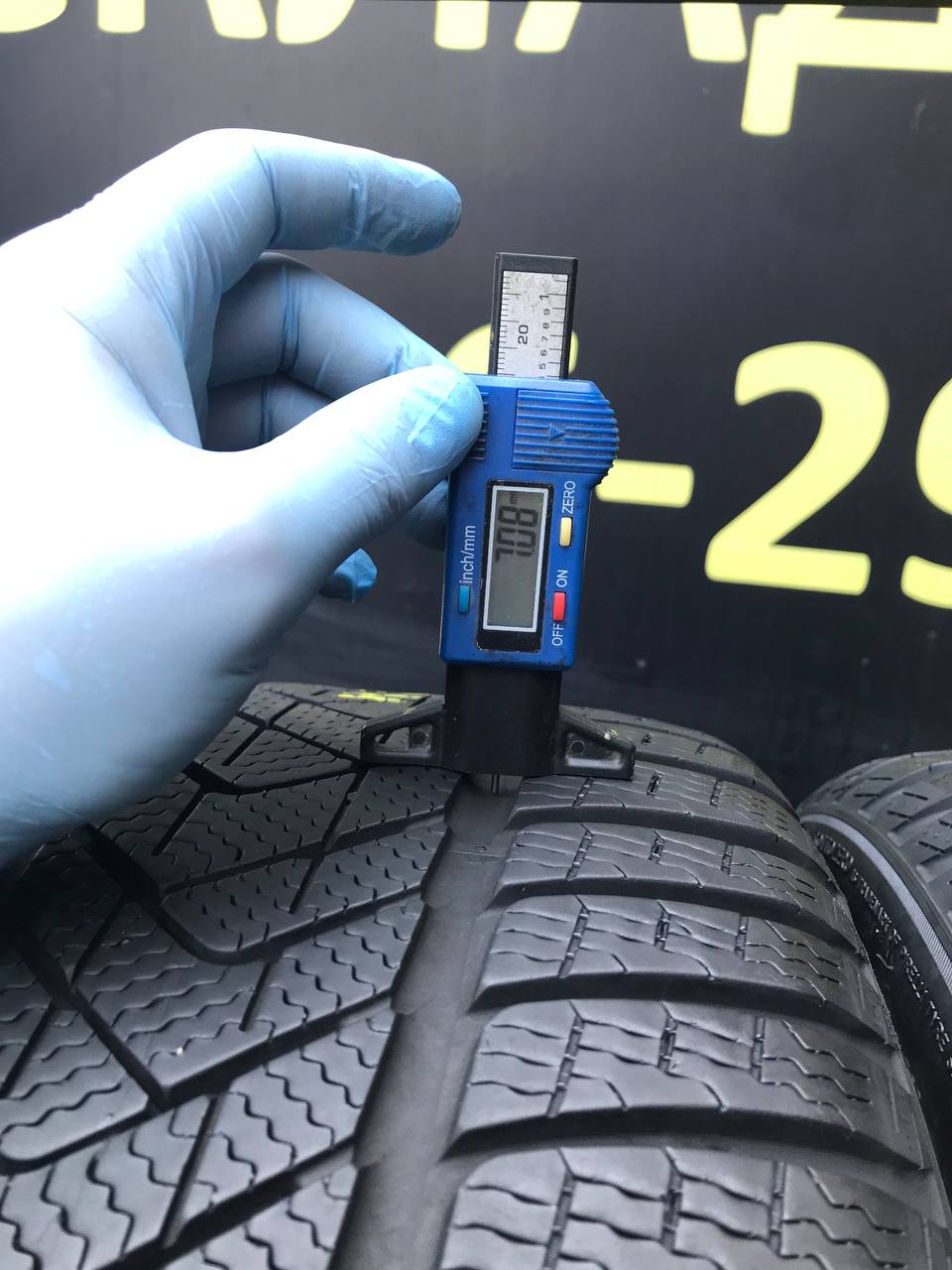 255/35 R19 Pirelli Winter SottoZero 3