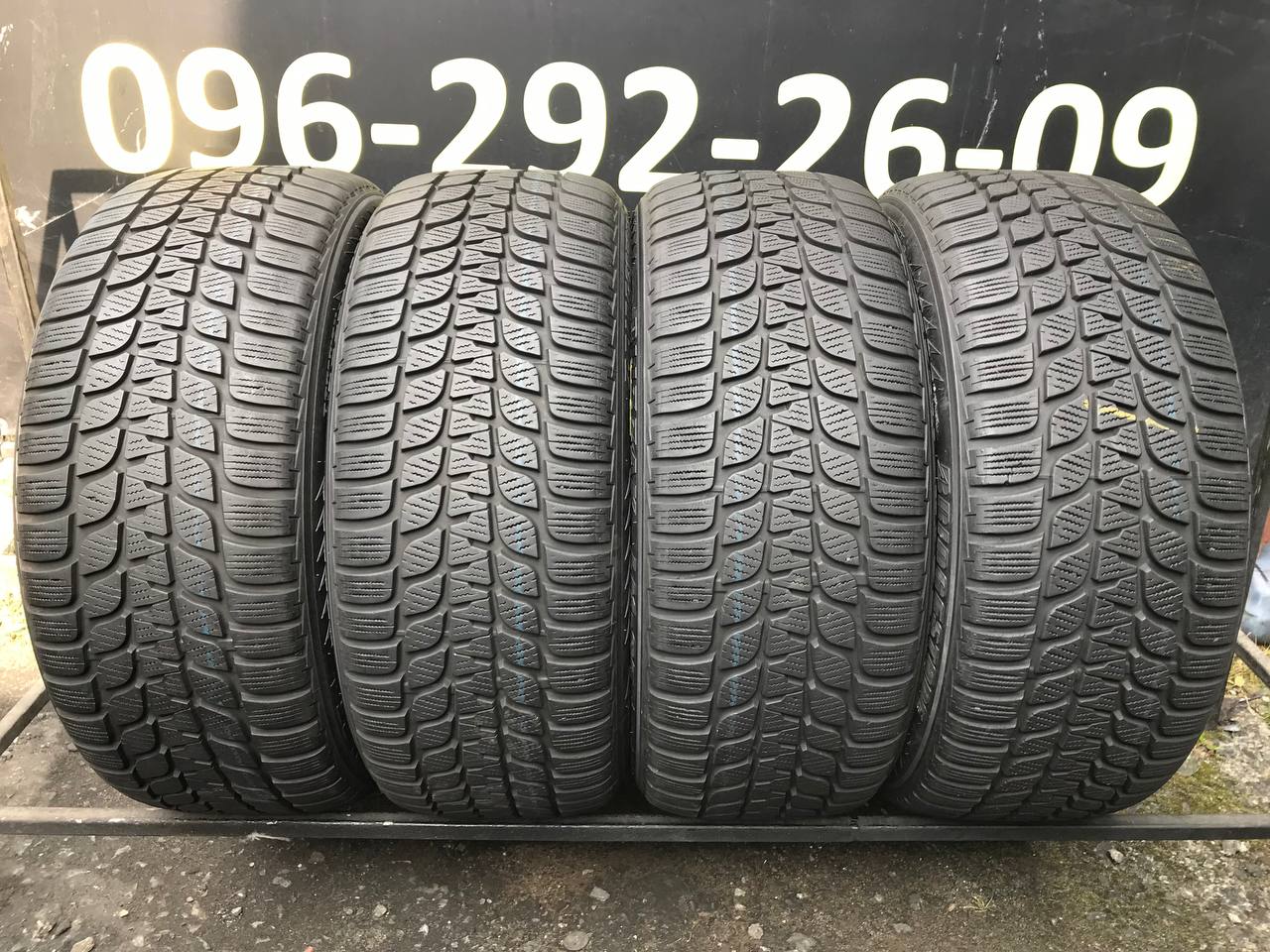 245/45 R18 Bridgestone Blizzak LM25