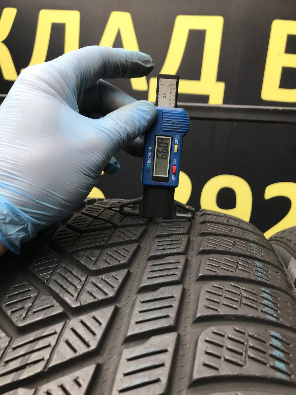 275/45 R21 Pirelli Scorpion Winter