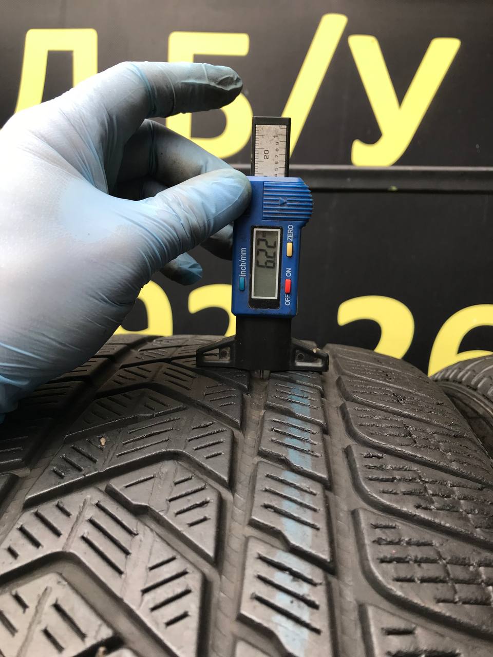 275/45 R21 Pirelli Scorpion Winter