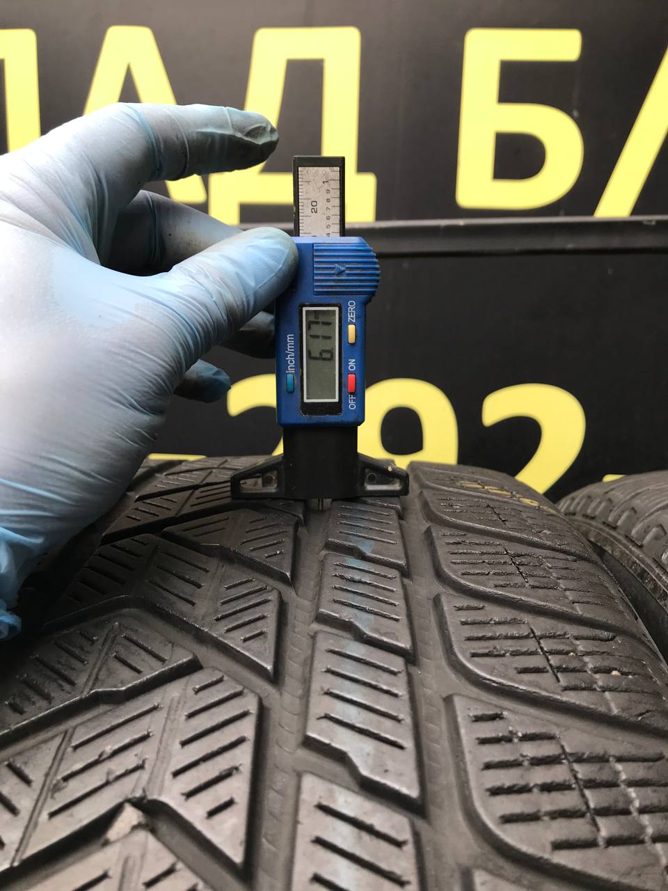 275/45 R21 Pirelli Scorpion Winter