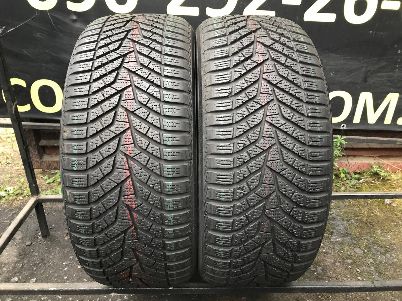 225/45 R17 Yokohama BluEarth Winter V905