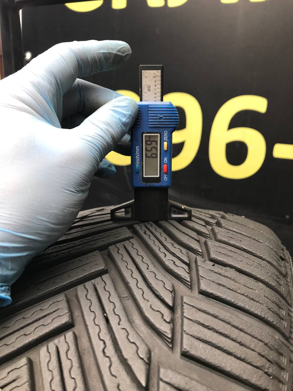 215/60 R16 Michelin Alpin 6