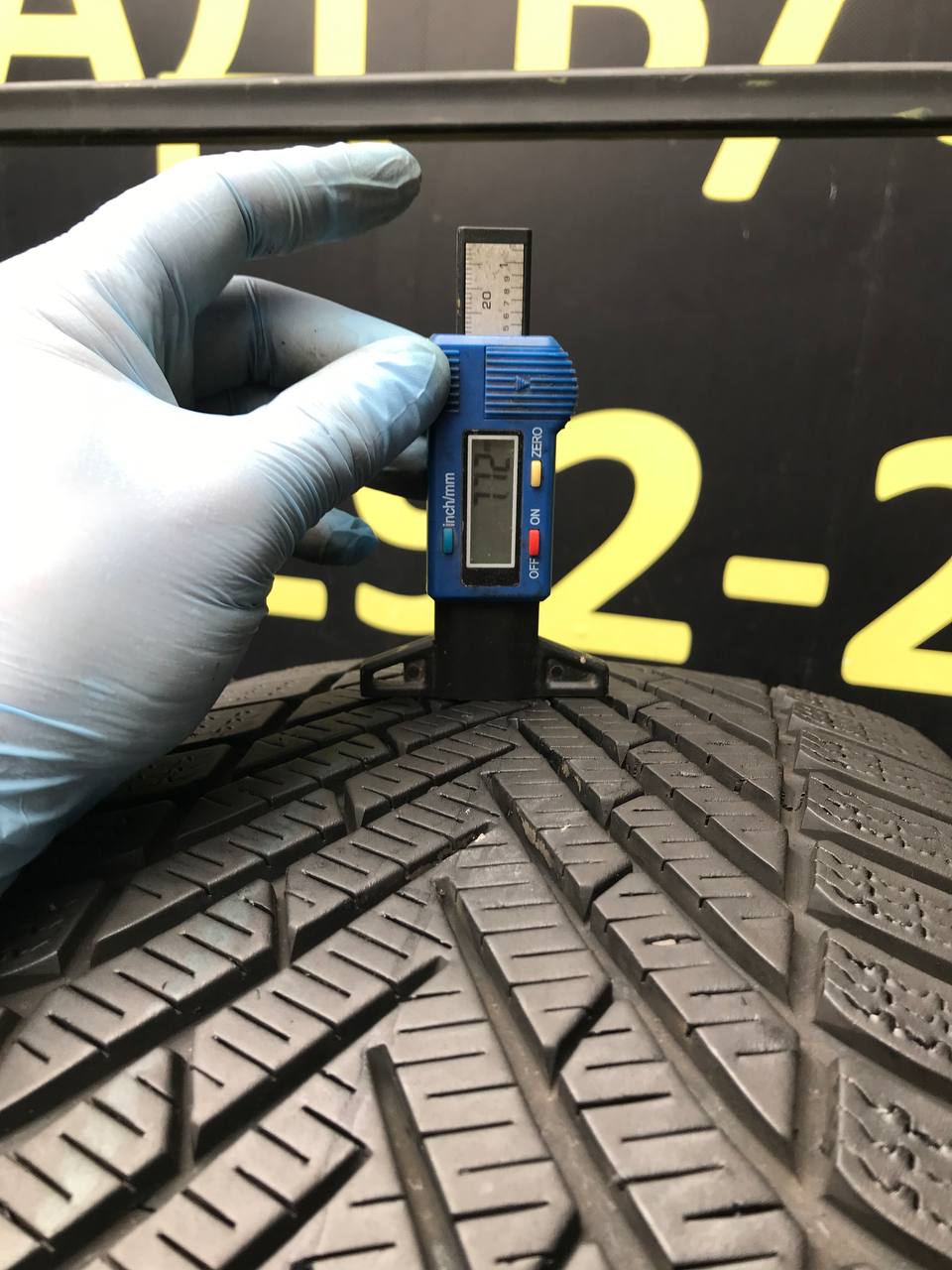 235/55 R18 Pirelli Powergy Winter